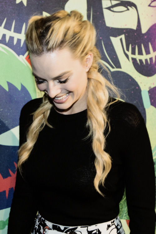 margot robbie wallpapers {for cellphone}like if you saverequest more hereenjoy!
