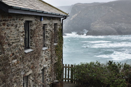 mycornishplace:Home by a stormy sea