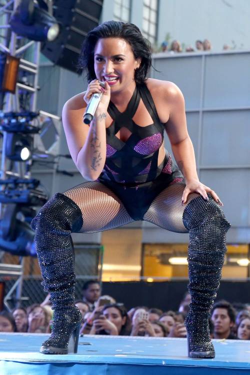 Porn photo Demi Lovato - MTV VMA 2015. ♥