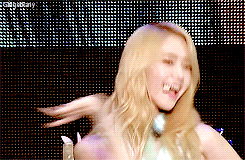 gingerfany: Goddess Yoona showing off the Check choreograph (x)