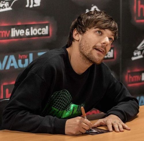 LouisGalaxy  Your Source for Louis Tomlinson News — Louis at