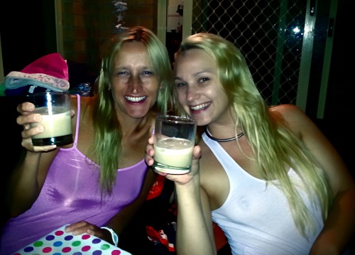 aussiekylie:  http://kimcums.com/post/79615974437/playing-topless-in-the-water-because-thats-how-it Getting messy & drunk with one very sexy girl….. Kim Cums, it was a very hot night. I could have kissed her for hours…………..xx  Hey Everyone