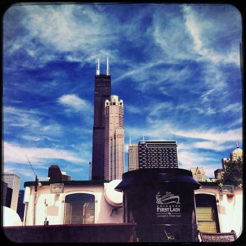 <p>We had a fabulous trip on the @chiarchitecture river tour and I’ll be posting a few of my favorite photos from that beautiful day just now. I’ve taken the tour twice now and would do it again in a heartbeat… #cruisechicago #Chicago #motherdaughterroadtrip  (at Chicago Architecture Foundation River Cruise)</p>