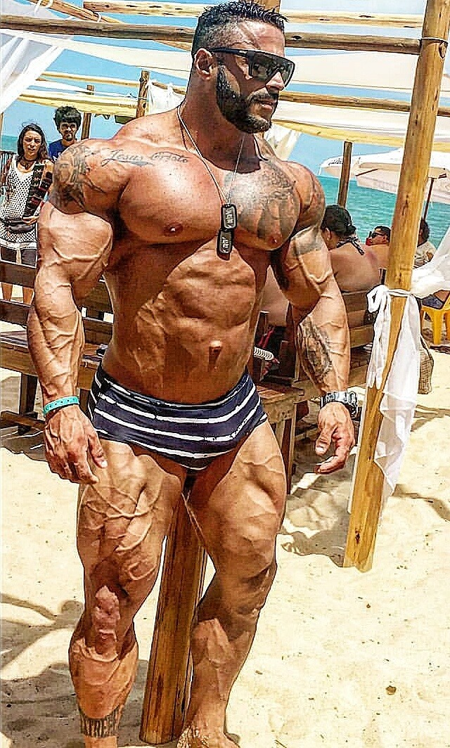 Bodybuilder Hairy Penis Guy