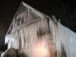 sixpenceee:  Detroit’s Ice House  A pipe