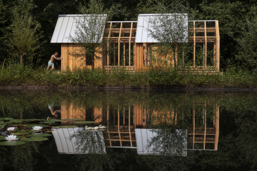 cabinporn:  An incredible project by @CasparSchols in Eindhoven, Netherlands.He built this reconfigurable ‘shed’ for his mom, Anna, in her backyard. She’s moved all of her stuff to it and practically lives in it full time.The idea is that the shed