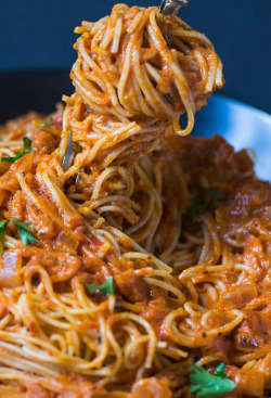 verticalfood:  Spicy Tomato Cream Pasta 