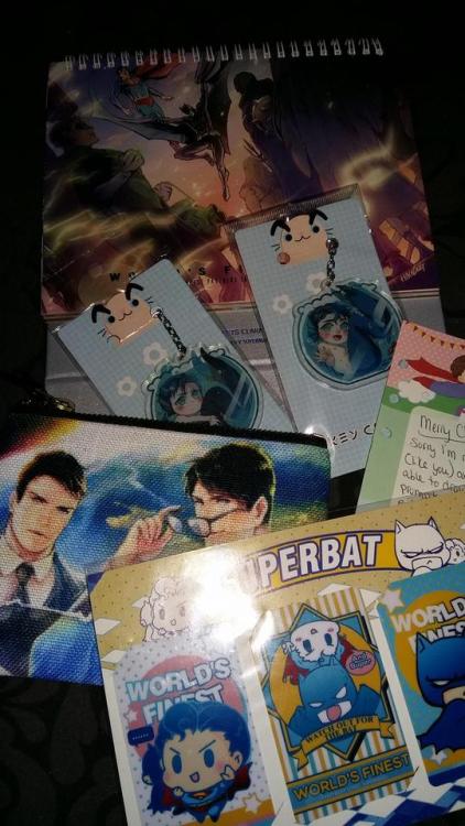 zaainart: OMG OMG I AM SO EXCITED I WANTED TO SHARE WITH EVERYONE!  This is the Superbat Secret Sant