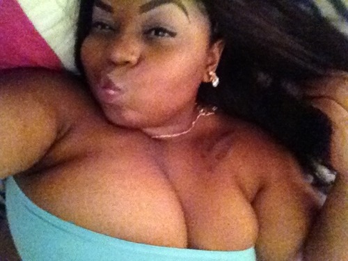 cccxvi:  Can keep your eyes off my fatty daddy……