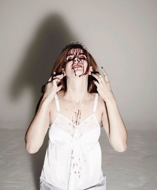 I Wanna Know The Reason Of This Photoshoot Lol
