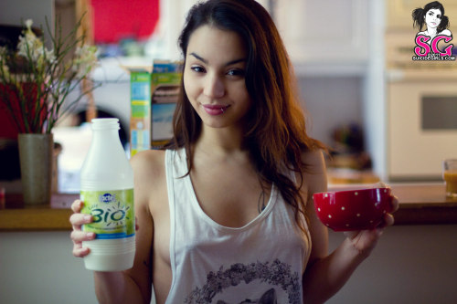 mrandmrseventwofive:  Popcorn, “Chocapic” from SuicideGirls  -From Mr.