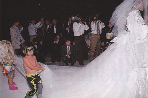 nerdkisser:Here’s a picture from Akira Hokuto’s wedding featuring two tiny little train 