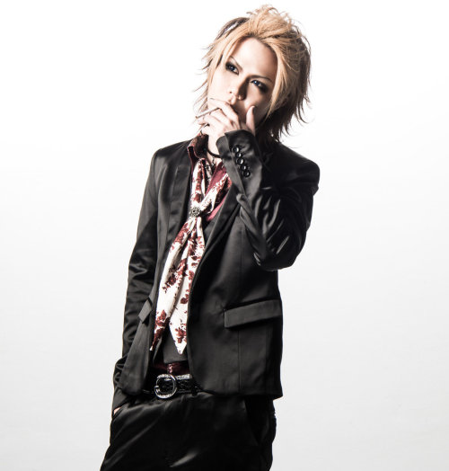 enchantingmoon: CIVARIZE ×『攻撃ハ最大ノ防御ナリ。』special collaboration featuring Ryoga and K of BORN.