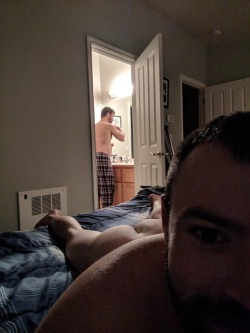 malemotive: cowpowmonly: Waiting for Daddy to come to bed Dat ass :) 