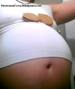 professorfatology-pix:  Cookies make me look fat…