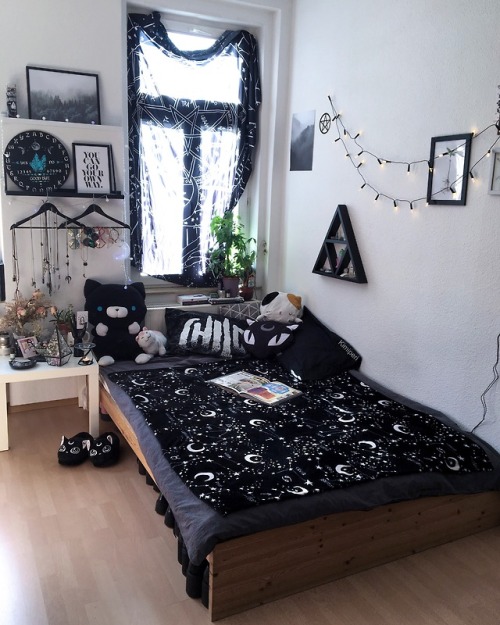 blackrush:My room is 80% Killstar and 100% magic ✨