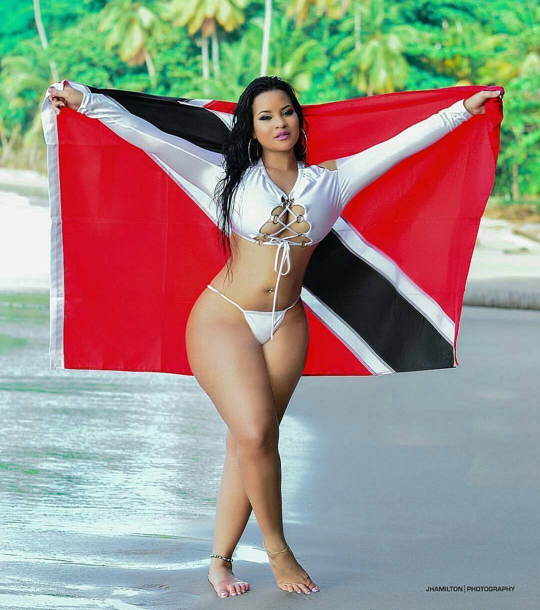 addicted2curvez:  My local queens  #trinitothebone #trini_Curvez 🇹🇹