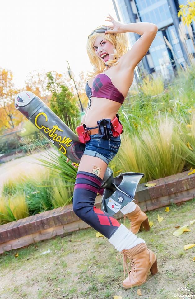 cosplayandgeekstuff:    Lexi Farron Strife Cosplay (France) as bombshell Harley