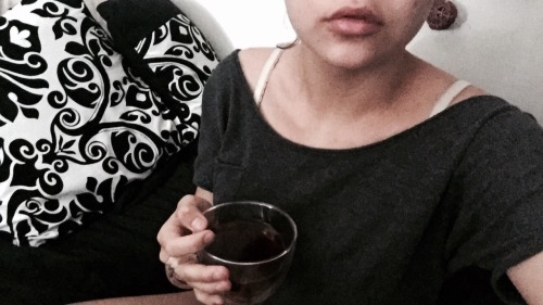 stxrless-nxghts: I tried to look cute while drinking tea but