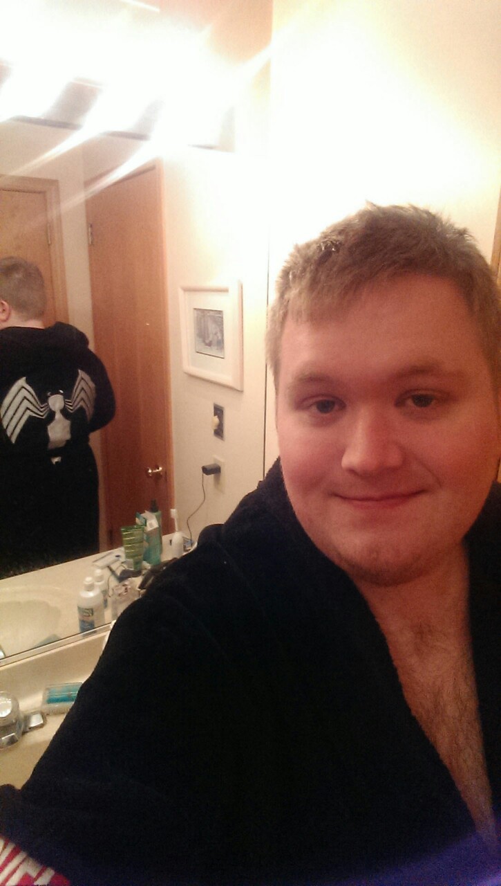 jaycanuck:  I love my Venom robe. Geeky, fits great, and so very warm n cozy. Plus,