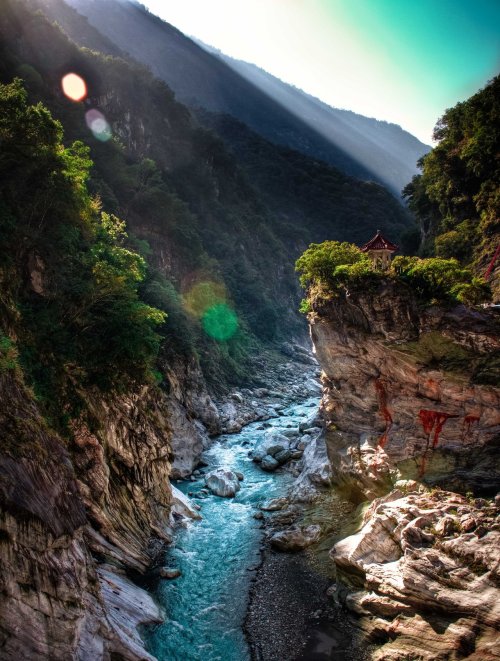 bohemianbelgian:Taroko George, Taiwan by lilljokke