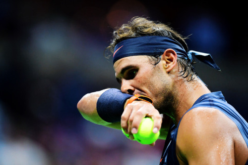 gymnasticians: Rafael Nadal advances to the second round of the U.S. Open after David Ferrer retires