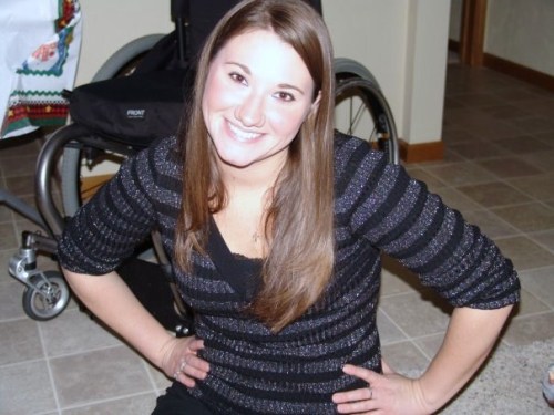 jay8763:  sumdumbumb:  Wow! Super cool one-knee girl!  A beauty