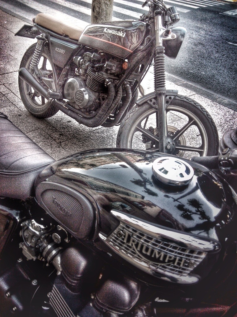 motocicletasroxton:  Kawasaki vs triumph 