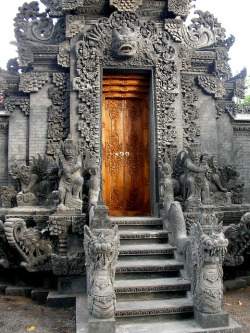 lotusunfurled:   by Alex Milazzo  Hindu Temple, Bali, Indonesia