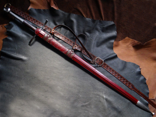 Commissioned 15th century scabbard for the Albion Munich sword.