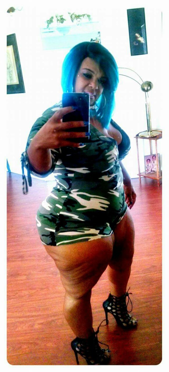 Thick women/ BBWs