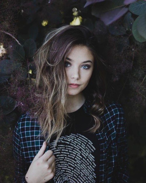 femmesmagnifiquesetsexy: La mannequin Claire Estabrook