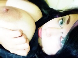 ilovebignipples:  Ilovebignipples.tumblr.com