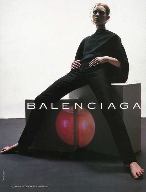 camilleovertherainbow:  Balenciaga Spring 1998 shot by Mark Alesky
