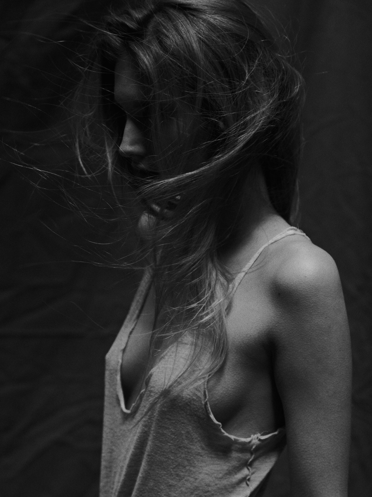 beautifulwomenphotos:  Adeline Petit 