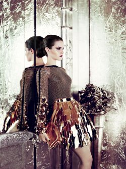 flawlassstyle:  vogue:  Emma Watson in Tom Ford and Undercover. Photographed by Mario Testino, Vogue, July 2011.From the Archives: Gold and in Vogue. See more.  http://flawlassstyle.tumblr.com