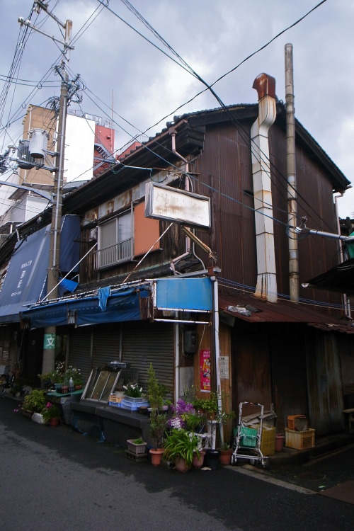 ayashikwei: Kujo, Osaka, Japan.