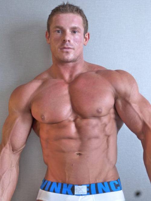 musclestud:  WOOF !  HOT …HOT…HOT….MMMM….BRING IT!