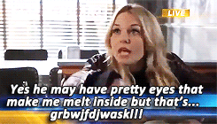 keybladesoras:  We last saw Emma Swan in the company of the dashing rapscallion Captain