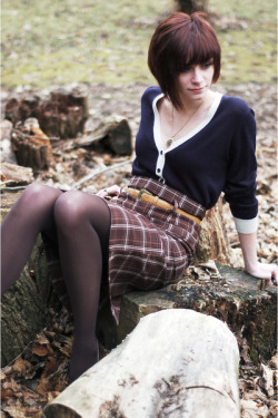 tightsobsession:  Plaid skirt with brown