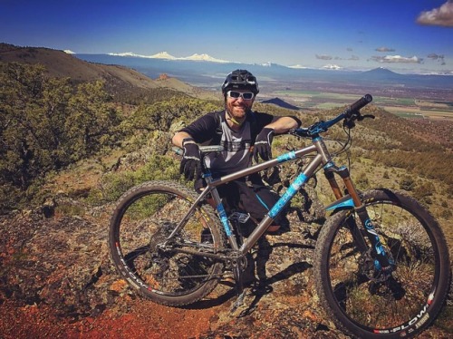 stumptownrider: Central Oregon never gets old #myreebadventures #reebme #reebcycles #mtb #mountainbi