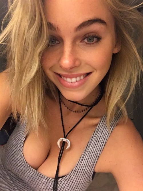 fappeningnewssp:  ELIZABETH TURNER - NUDE PHOTOS - FAPPENING  - PT 2