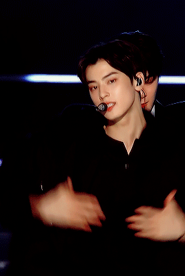 dazzlingkai:  (191013) sbs super concert ♡ eunwoo ; all night
