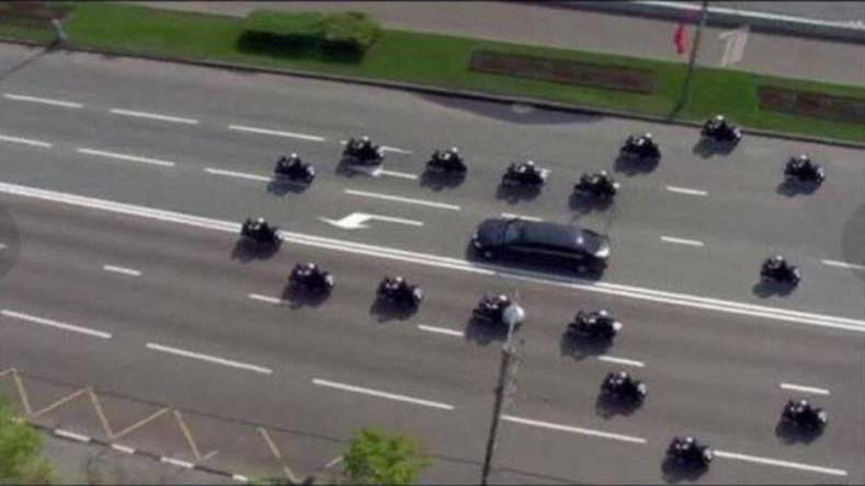 concentrated-catalyst:themorningstar-lucifer:  Has anyone seen putins car being flanked