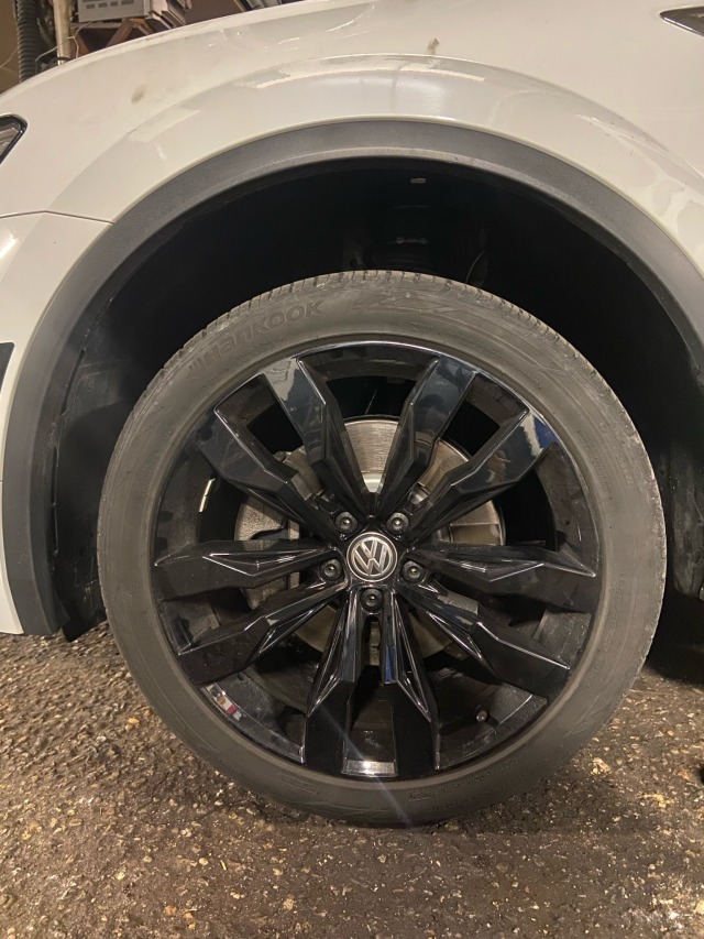 bmorel3git:Lowered the wife’s 2021 Tiguan with some factory GolfR springs 