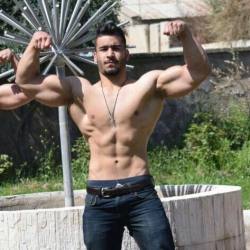 fagwhore4arabdesimasters:  WORSHIP ARAB MUSCLE:93