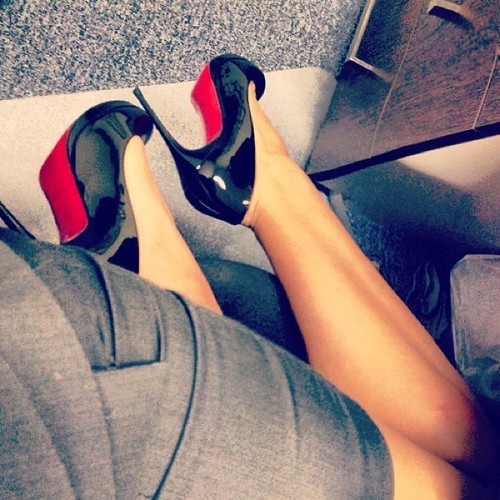 Hot On Heels // Http://hot-on-heels.tumblr.com