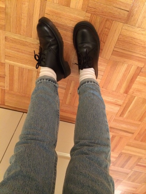 johnbaldesorry:  My nu jeans came… First time in my life I’ve had a pair that were the correct length lol