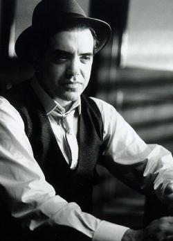 Maszületettbárány:  Chazz Palminteri (1952)