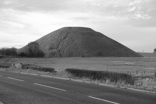 Silsbury Hill, Avebury, 24.1.16. The man made mound is just under 40m high and contains around half 